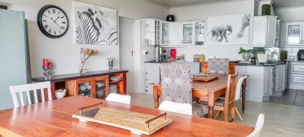 Dining-area2r